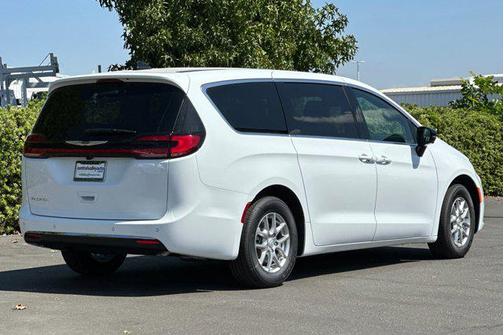 2026 Chrysler Pacifica L