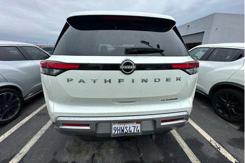 Pearl White Tricoat 2023 Nissan Pathfinder Platinum FWD