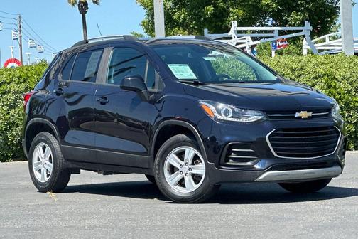 Midnight Blue Metallic 2022 Chevrolet Trax LT