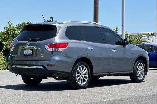 2015 Nissan Pathfinder SV