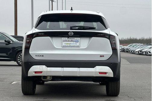 2026 Nissan Kicks SR