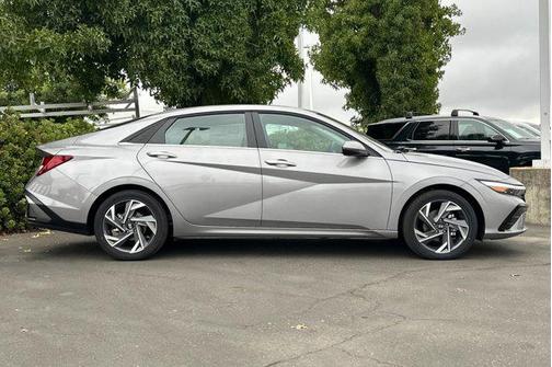 2025 Hyundai ELANTRA HEV Limited