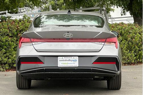 2025 Hyundai ELANTRA HEV Limited