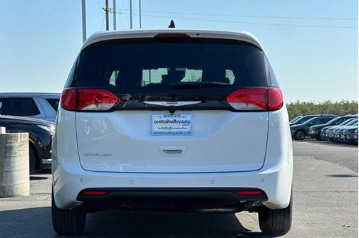 2026 Chrysler Voyager LX