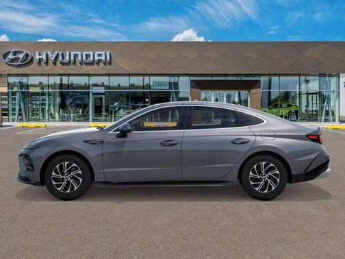 2026 Hyundai SONATA Hybrid Base