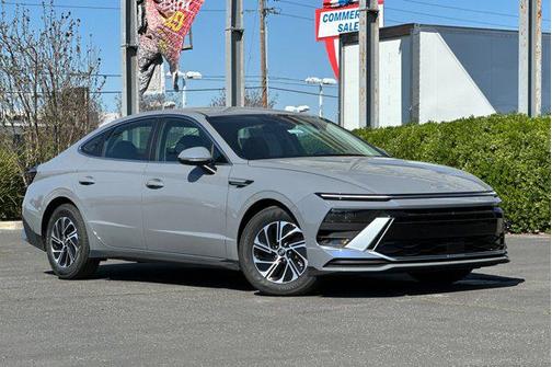 2026 Hyundai SONATA Hybrid Base