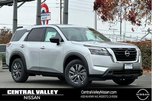 2025 Nissan Pathfinder S FWD
