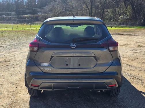 2025 Nissan Kicks S