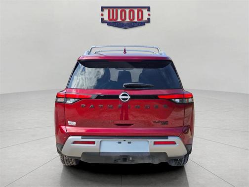 2025 Nissan Pathfinder Platinum 4WD