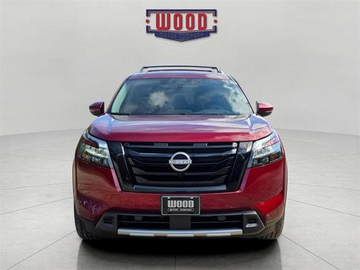 2025 Nissan Pathfinder Platinum 4WD