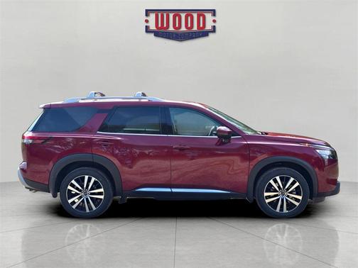 2025 Nissan Pathfinder Platinum 4WD