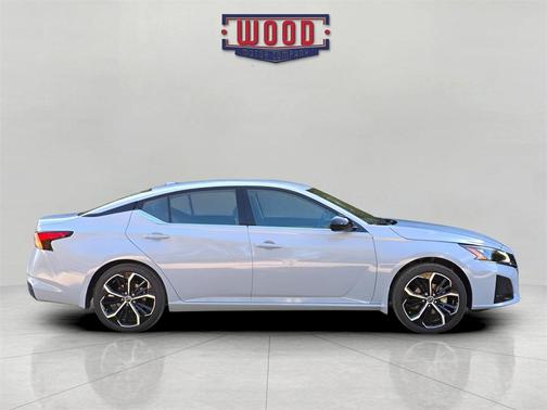 2025 Nissan Altima SR FWD