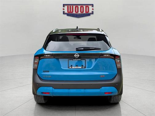 2025 Nissan Kicks SR