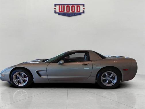 2000 Chevrolet Corvette Base
