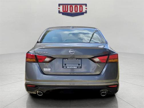 2025 Nissan Altima SR FWD