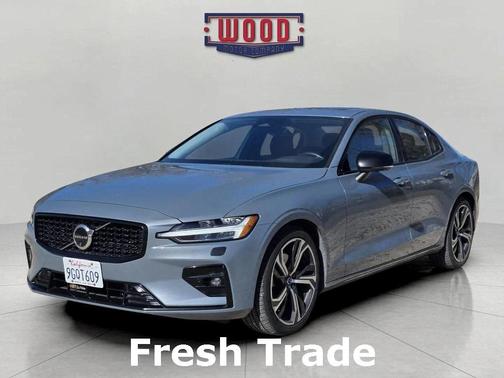 2024 Volvo S60 B5 Plus Dark Theme