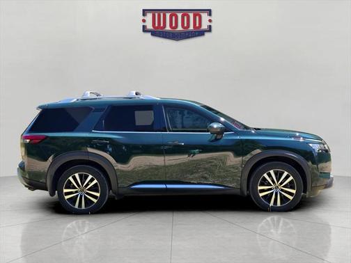 2024 Nissan Pathfinder Platinum FWD