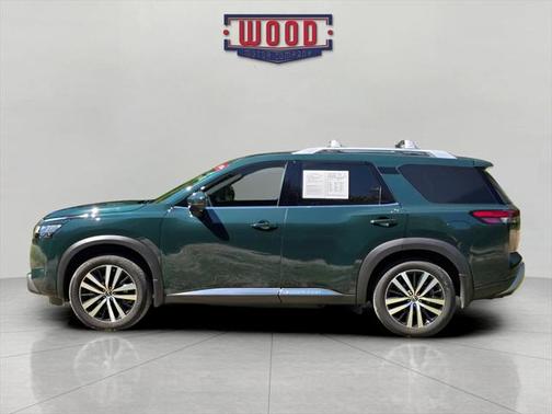 2024 Nissan Pathfinder Platinum FWD