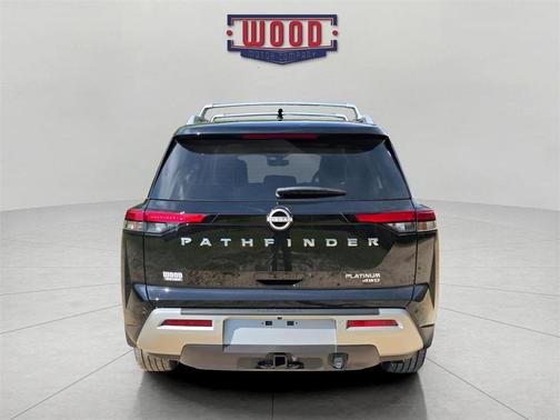 2025 Nissan Pathfinder Platinum 4WD