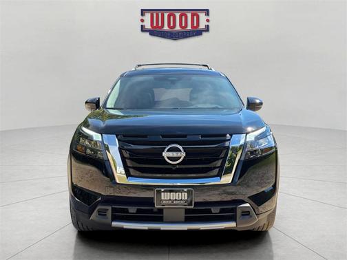 2025 Nissan Pathfinder Platinum 4WD