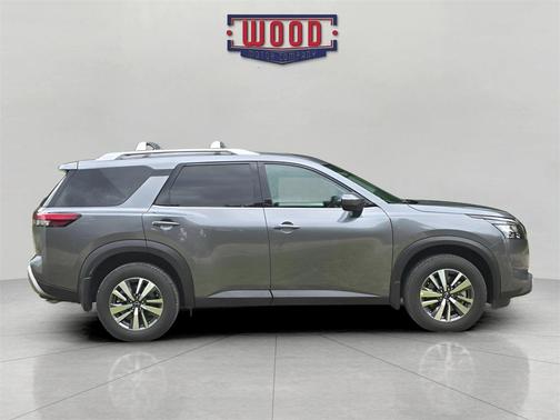 2025 Nissan Pathfinder SL 4WD