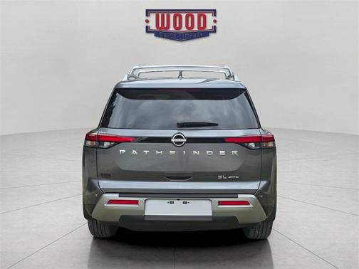 2025 Nissan Pathfinder SL 4WD