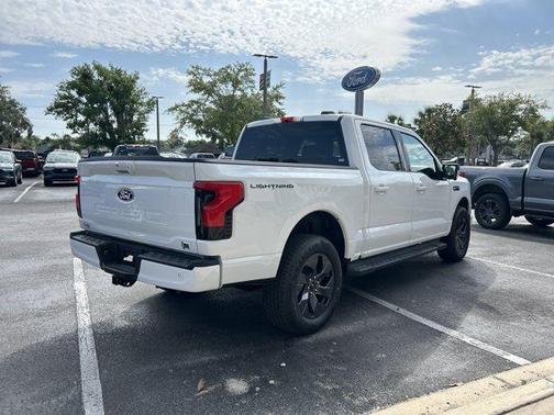 2025 Ford F-150 Lightning Flash