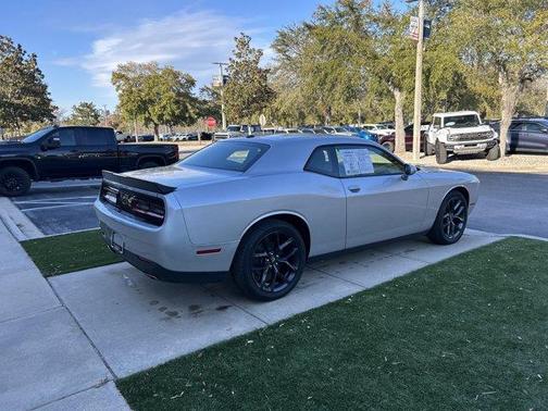 2021 Dodge Challenger SXT