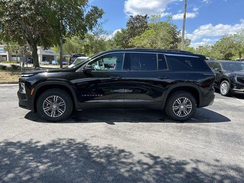 Mosaic Black Metallic 2026 Chevrolet Traverse LT