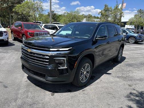 Mosaic Black Metallic 2026 Chevrolet Traverse LT