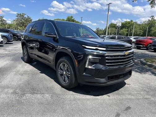 Mosaic Black Metallic 2026 Chevrolet Traverse LT