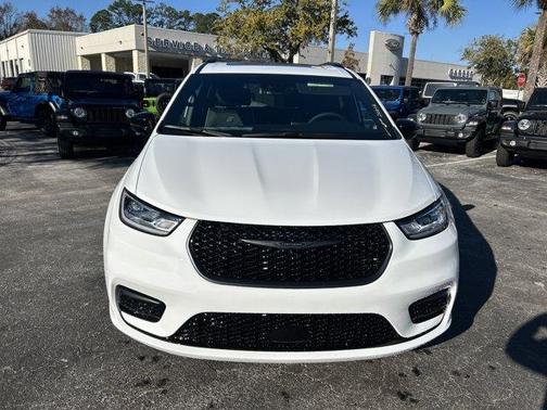 2026 Chrysler Pacifica Limited