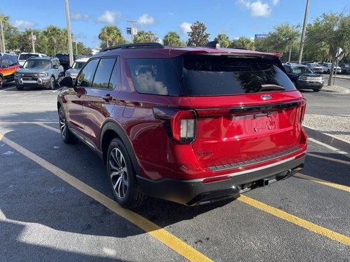 2025 Ford Explorer ST-Line