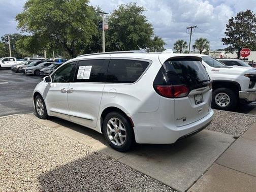 2019 Chrysler Pacifica Touring-L