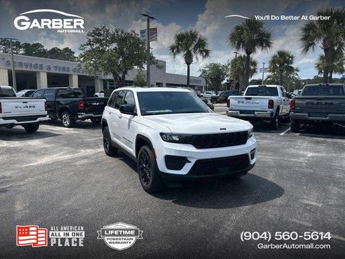 2025 Jeep Grand Cherokee Laredo