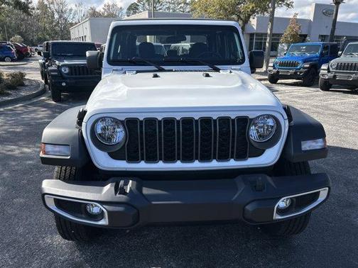 2026 Jeep Gladiator Sport