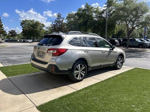 Tungsten Metallic 2018 Subaru Outback 2.5i Limited