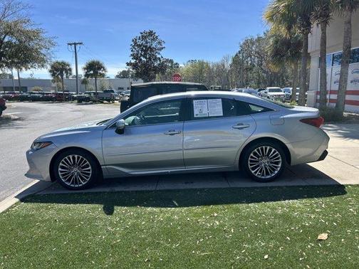 2022 Toyota Avalon Hybrid Limited