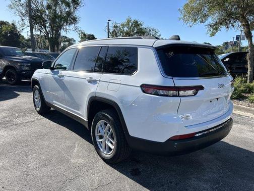Bright White Clearcoat 2026 Jeep Grand Cherokee L Laredo