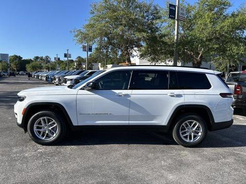 Bright White Clearcoat 2026 Jeep Grand Cherokee L Laredo