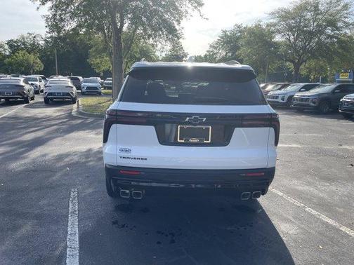 Summit White 2026 Chevrolet Traverse LT