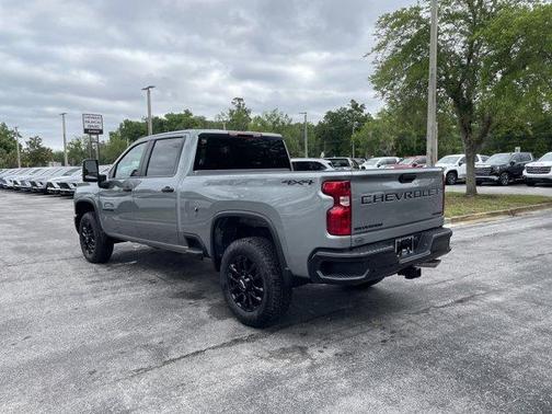 Sterling Gray Metallic 2026 Chevrolet Silverado 2500 Custom