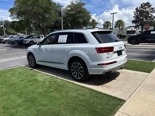 2019 Audi Q7 45 Premium Plus