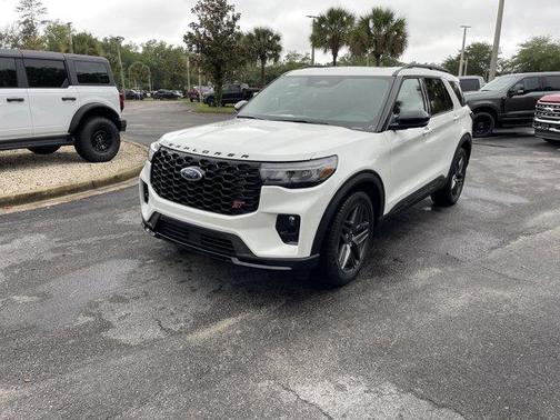 Star White 2026 Ford Explorer ST