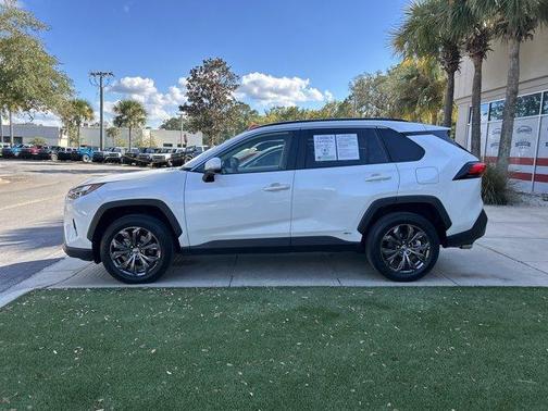 2022 Toyota RAV4 Hybrid XLE Premium