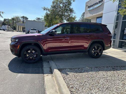 2025 Jeep Grand Cherokee L Laredo