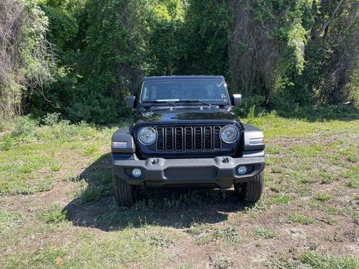 Black Clearcoat 2026 Jeep Wrangler Sport