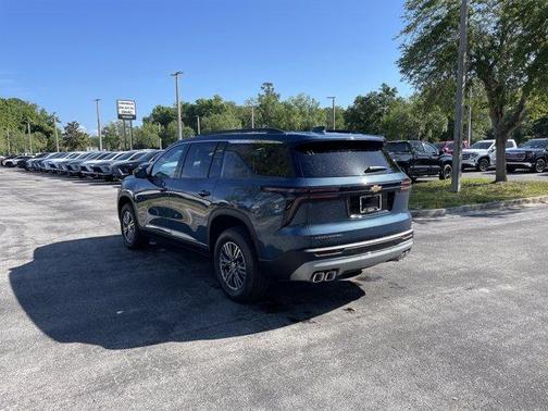 Lakeshore Blue Metallic 2026 Chevrolet Traverse LT