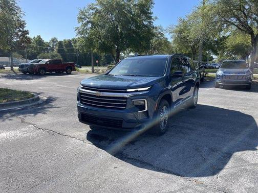 Lakeshore Blue Metallic 2026 Chevrolet Traverse LT