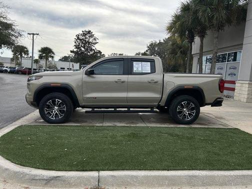 2023 GMC Canyon AT4